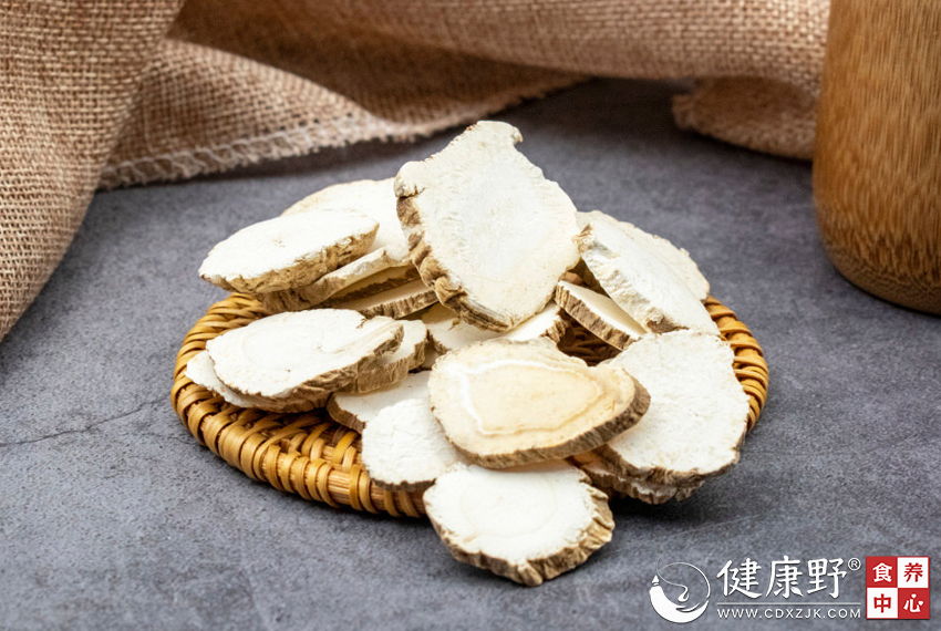 既是香料又是良药——白芷：煲汤炖肉，解表祛风散寒止痛，推荐5道家常药膳